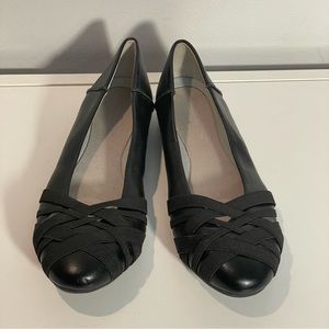 Aerosoles Spin Cycle Black Faux Leather Crisscross Ribbon Accent Ballet Flat 8M